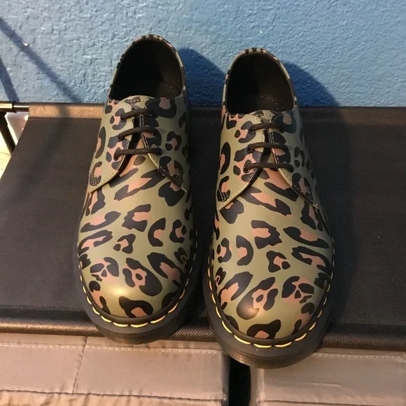 NEW Doc Dr. Martens 27686 Skull Leopard Print Oxfords Green Men\'s 7 Womens 8 NEW Doc Dr. Martens 27686 Green Skull Leopard Print Oxfords  main image 2
